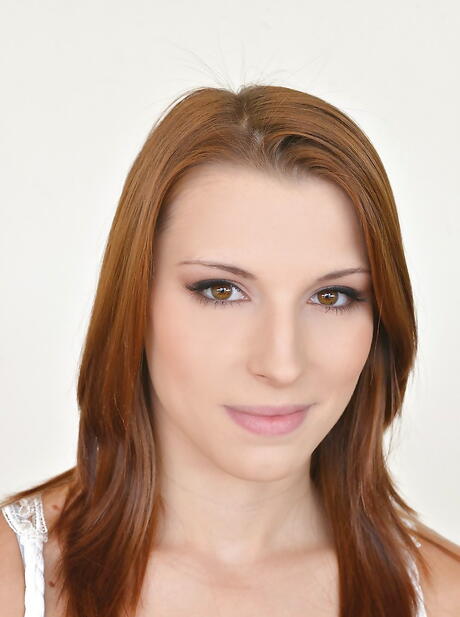 Foxy czech babe Victoria Daniels in nasty foot fetish 